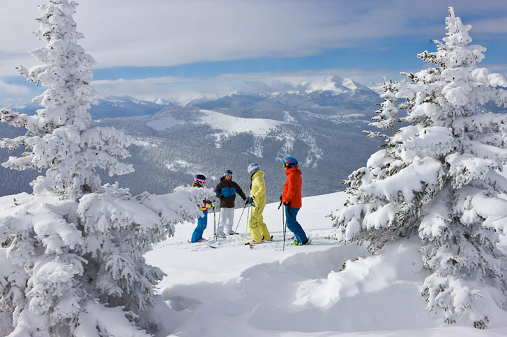 A-Group-Of-Skiers-In-Vail