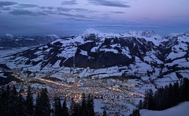 Night-Skiing-Kitzbuhel