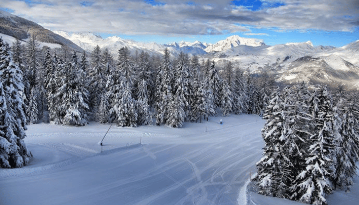 Visiting a green ski resort is a good way to go skiing responsibly