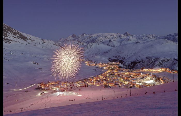 Best nightlife ski resorts France Alpe d'Huez