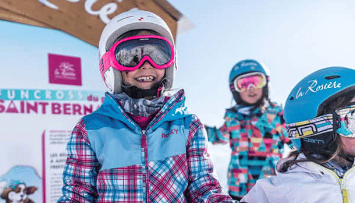 Holidaying in a multi family group is a good way to ski with kids
