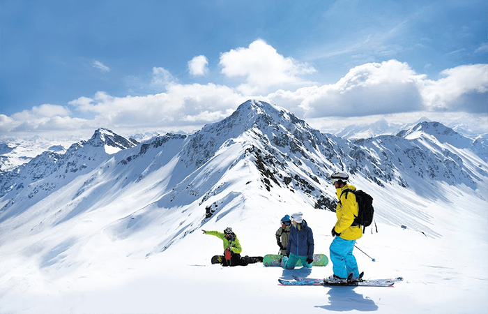 Nominate a group leader when planning your group ski trip 